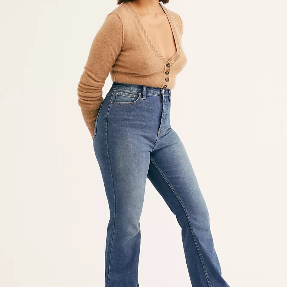 FP CRVY ROBYN HIGH RISE FLARE JEANS SZ 34